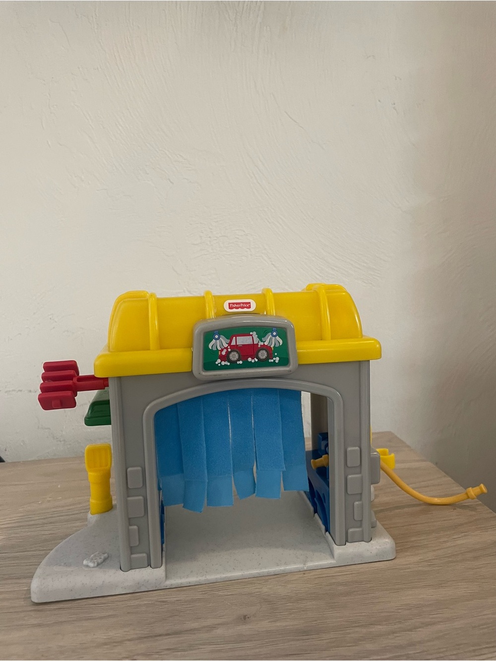 Vintage FISHER PRICE Little People Gas and Go Car Wash 2002
